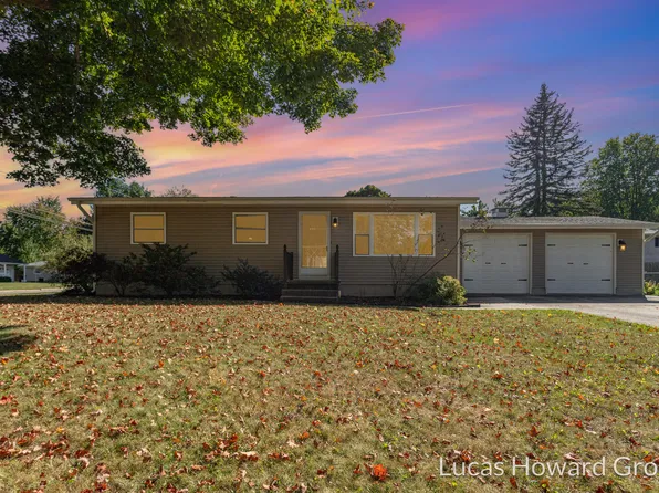 127 Circle Dr, Marshall, MI 49068