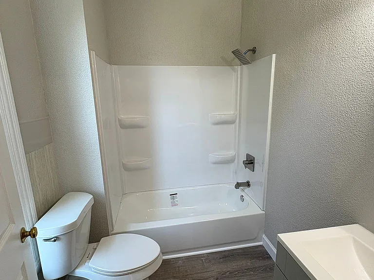 3937 Woodhaven Dr — Photo 9