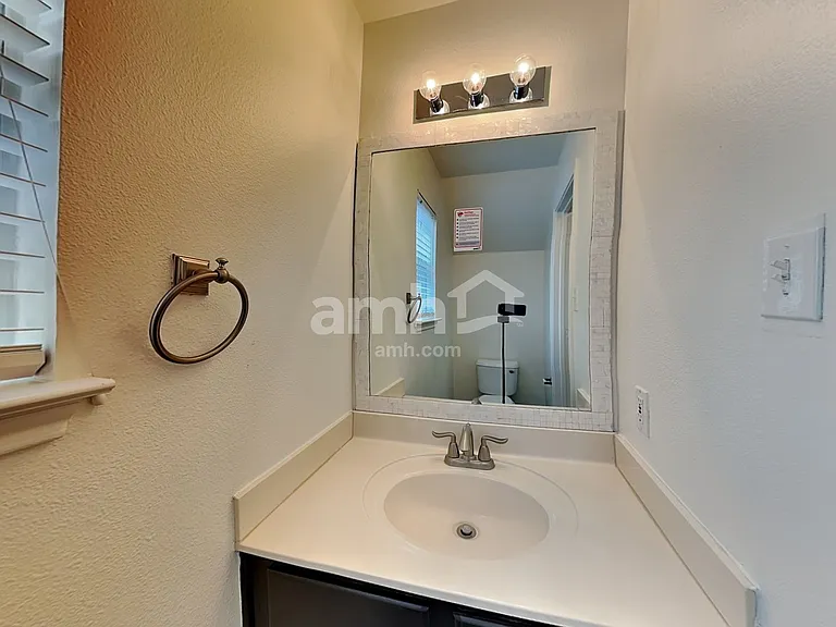 6702 Sandy Point Dr — Photo 8
