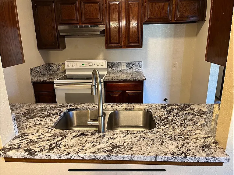 8218 N 117th East Ave — Photo 5