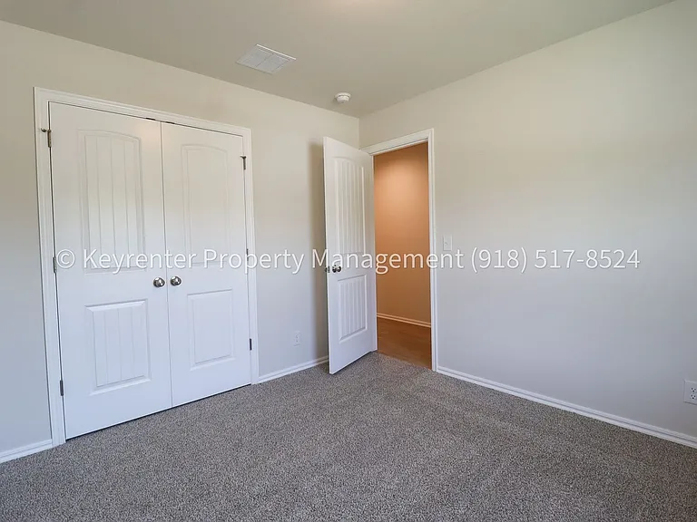 4500 W Winston St — Photo 6