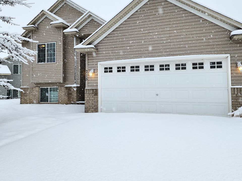 1st image of 715 Isanti Pkwy NW