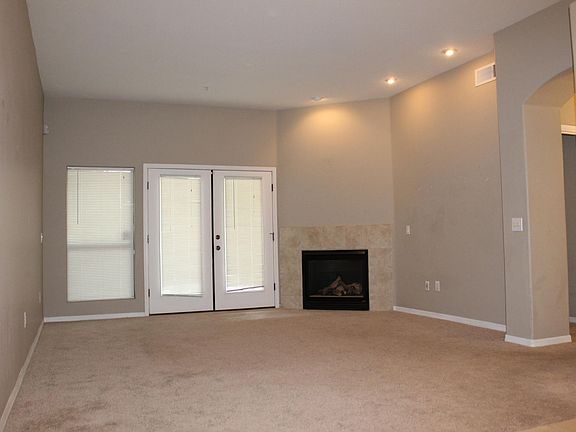 4th image of 4533 N 22nd St Unit 113