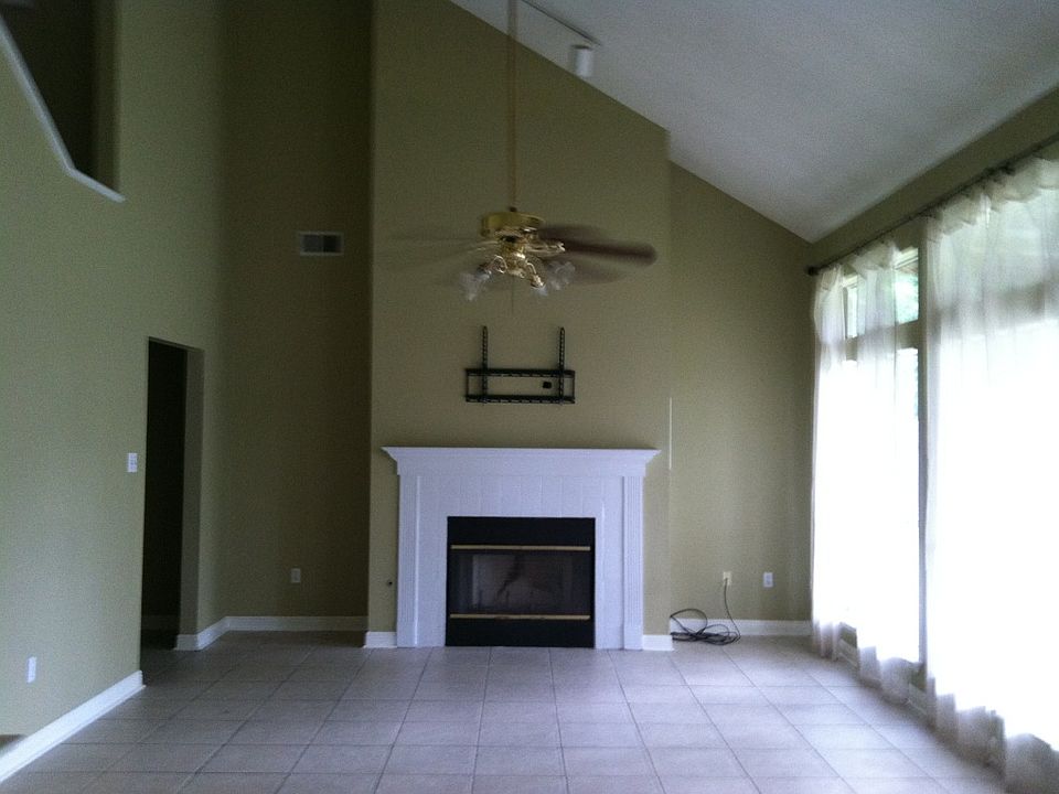 2nd image of 206 Riviera Dr