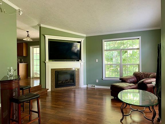 5th image of 360 Eagle Ln