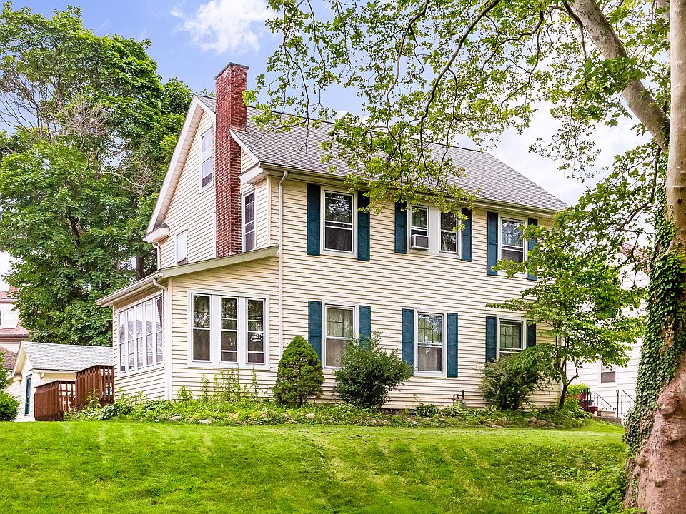 Large Colonial