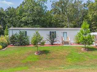 857 Tinker Ln, Grand Rivers, KY 42045