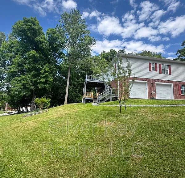 1980 Ridge Point Dr NW — Photo 7