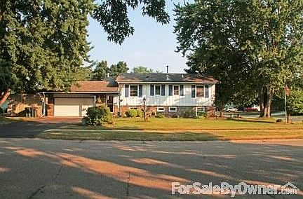 874 Haralson Drive (Front Street)
						:
						This beautiful corner lot has easy access to downtown Apple Valley.