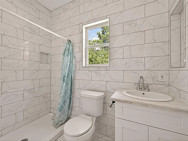 5220 Simsbrook Dr — Photo 18