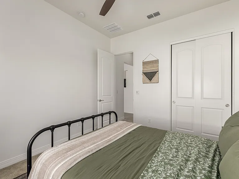 2521 E Jude Ln — Photo 16
