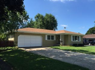 2064 Coral Ave, Aurora, IL 60506