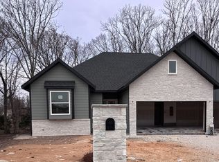 112 Three Pines Cir, Reeds Spring, MO 65737