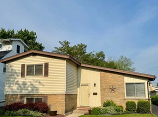 8142 N Chester Ave, Niles, IL 60714