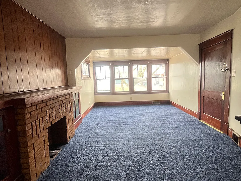88 Domedion Ave #1