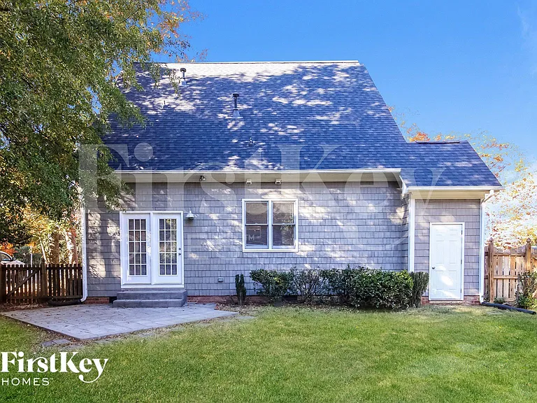 1909 Fernwood Dr — Photo 15