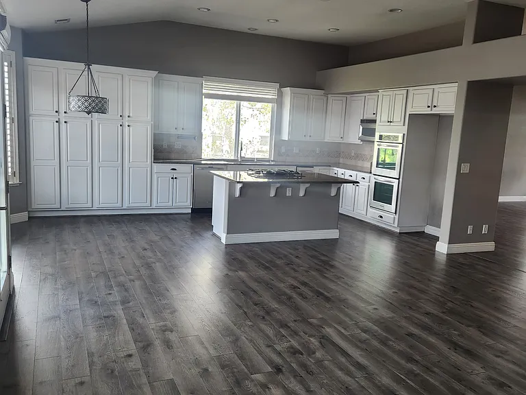 4742 Village Green Pkwy — Photo 8