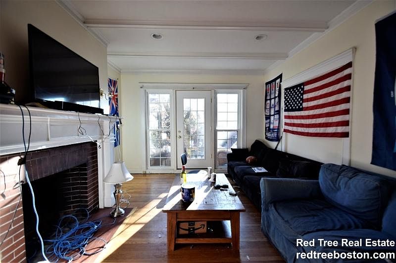 1st image of 81 Gibbs St #2S