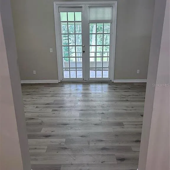 1531 McCrea Dr — Photo 30