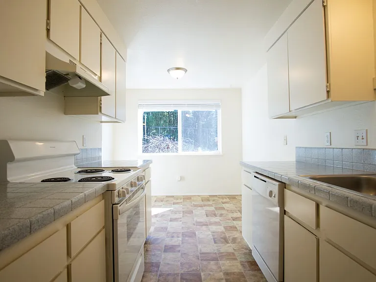 147A - Park Place Apartments — Photo 3