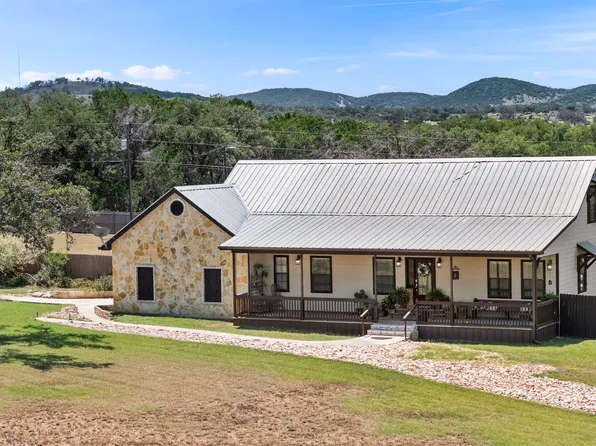 117 Lagniappe L, Bandera, TX 78003