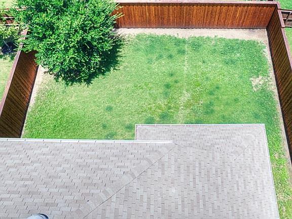 3rd image of 10700 Sedalia Dr