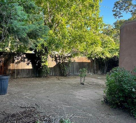 5th image of 913 Acequia Madre
