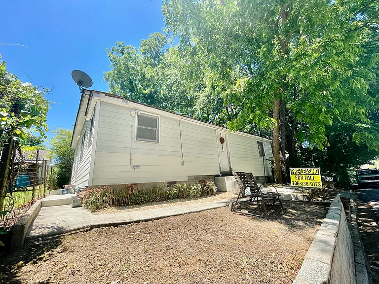 234 Georgia Dr — Photo 1