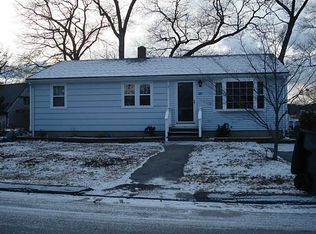 181 Oak Tree Ave, Warwick, RI 02886