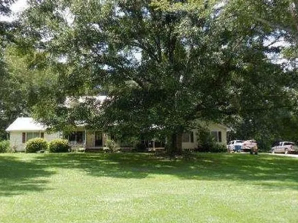121 S Lake Dr, Rainbow City, AL 35906
