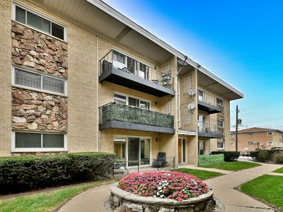 6815 N Olmsted Ave APT 203, Chicago, IL, 60631