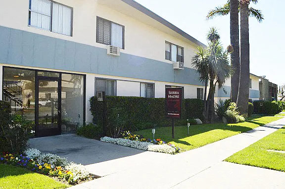 Sierra Madre Apartments — Photo 13