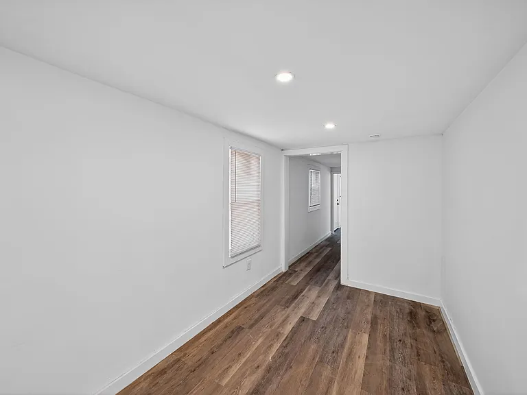 4205 Carroll Ave — Photo 7
