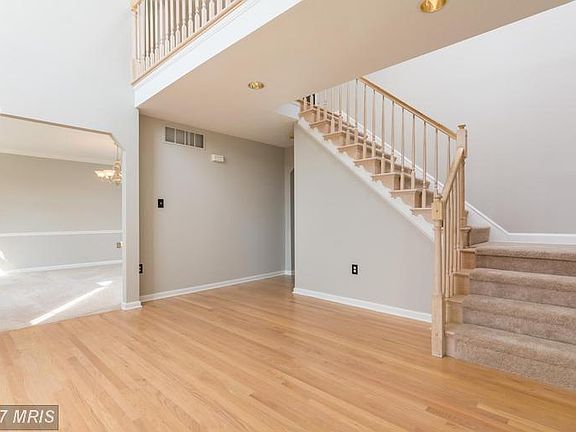 3rd image of 506 Windy Knolls Ct