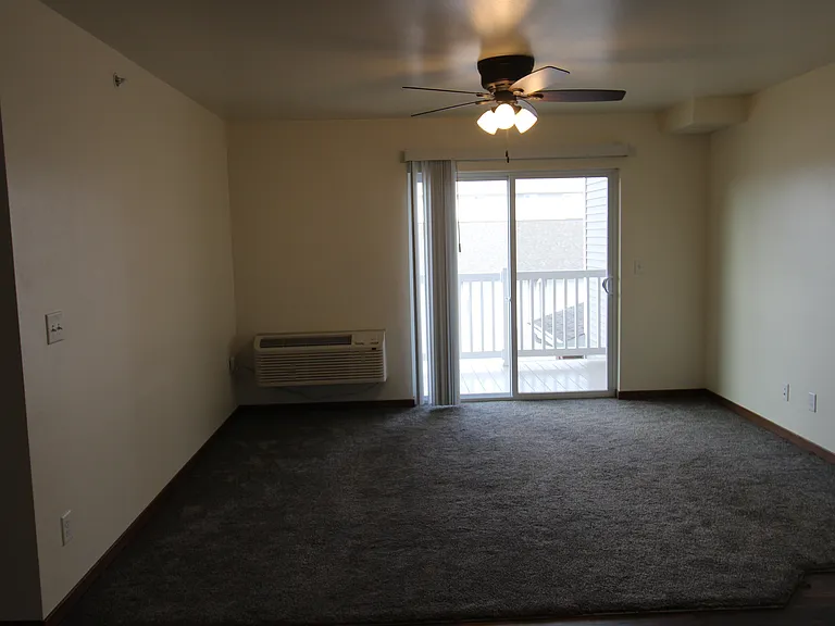 Dreamsville Apartments — Photo 32