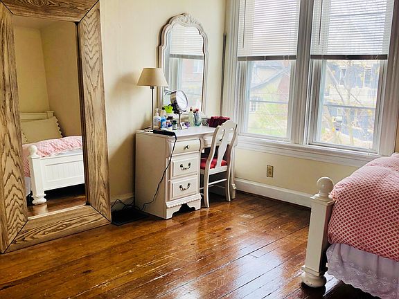 4th image of 3005 Minot Ave