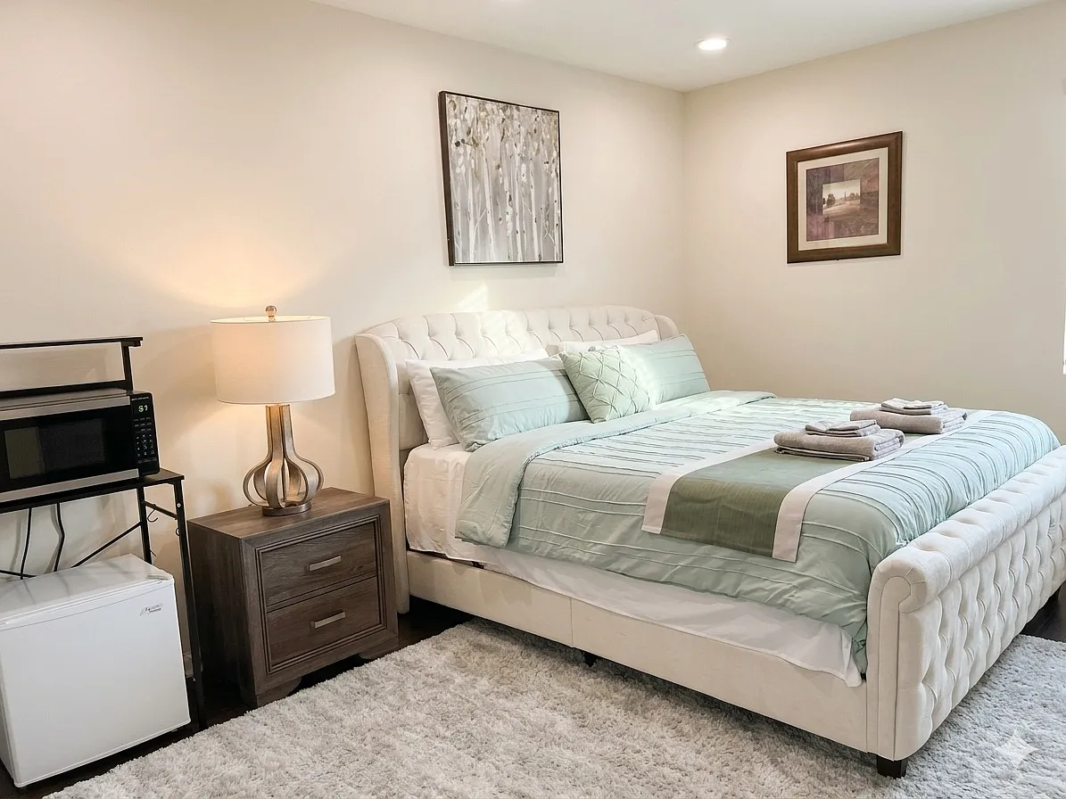 1 bed, 4000 sqft, $1,000 — Photo 4