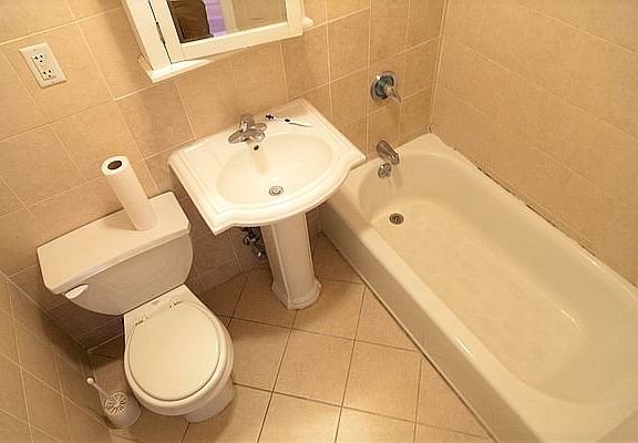 5th image of 135 E 17th St APT 5A