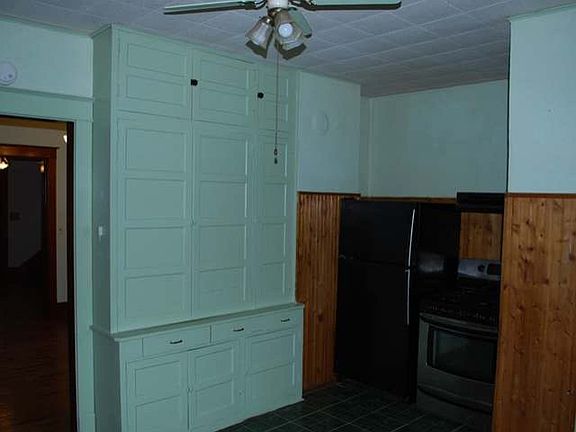 4th image of 703 Forest Ave #S