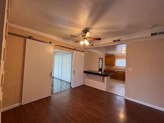 4th image of 2654 E Saginaw Way