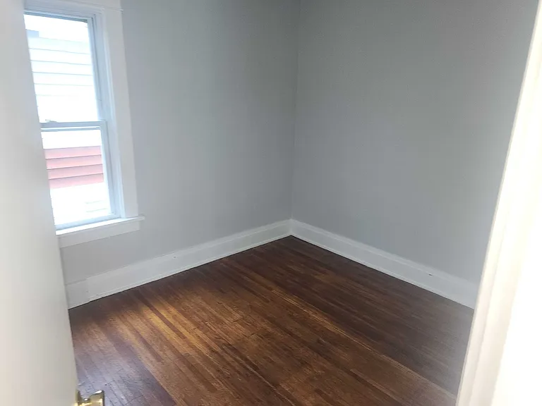 115 Grove St #1 — Photo 4