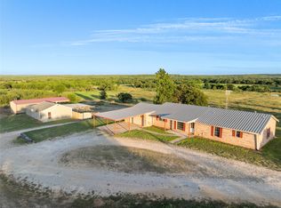 957 Frog Hollar Rd, Bowie, TX 76230