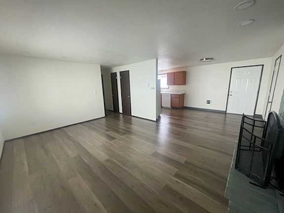 3rd image of 916 NE 21st Ave