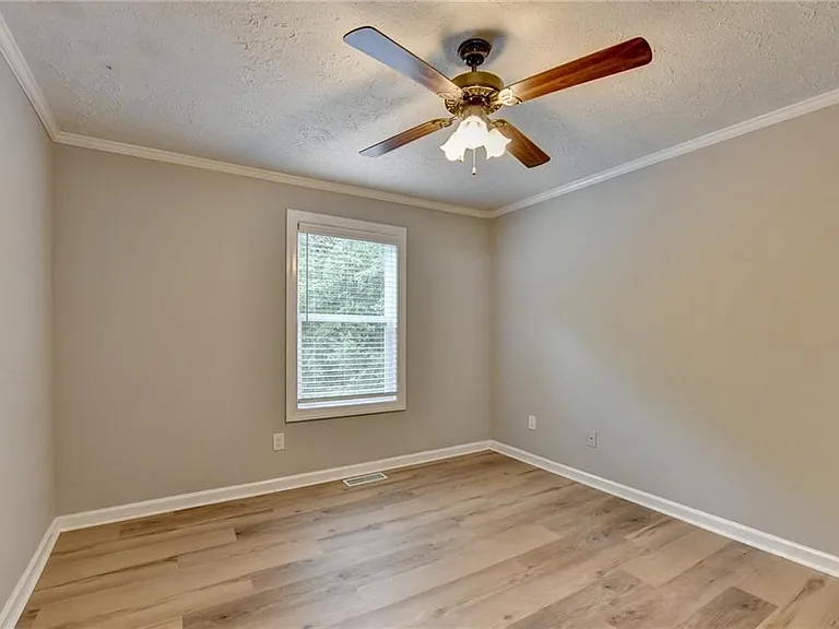 3876 Meadow Creek Dr — Photo 29