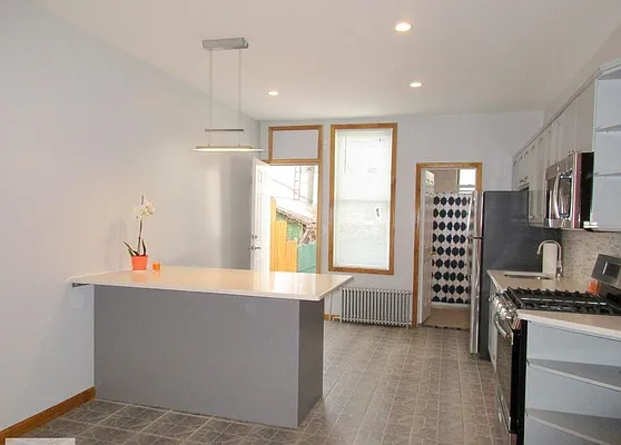 Rented by Onyx | media 12