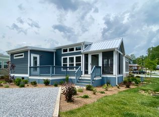 37 Strolling Easy Ln, Flat Rock, NC 28731