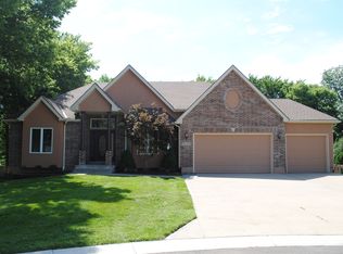 4100 NE Suwannee Dr, Lees Summit, MO 64064