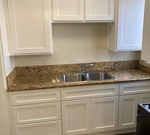 4th image of 132 N Maple St #132
