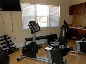 4th image of 320 E Harris Pl