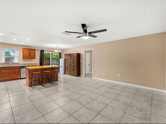 4th image of 2508 Hathaway Dr #B